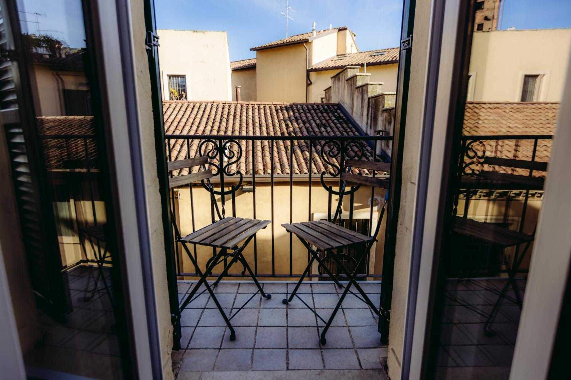 Eap Suites, Verona Esterno foto